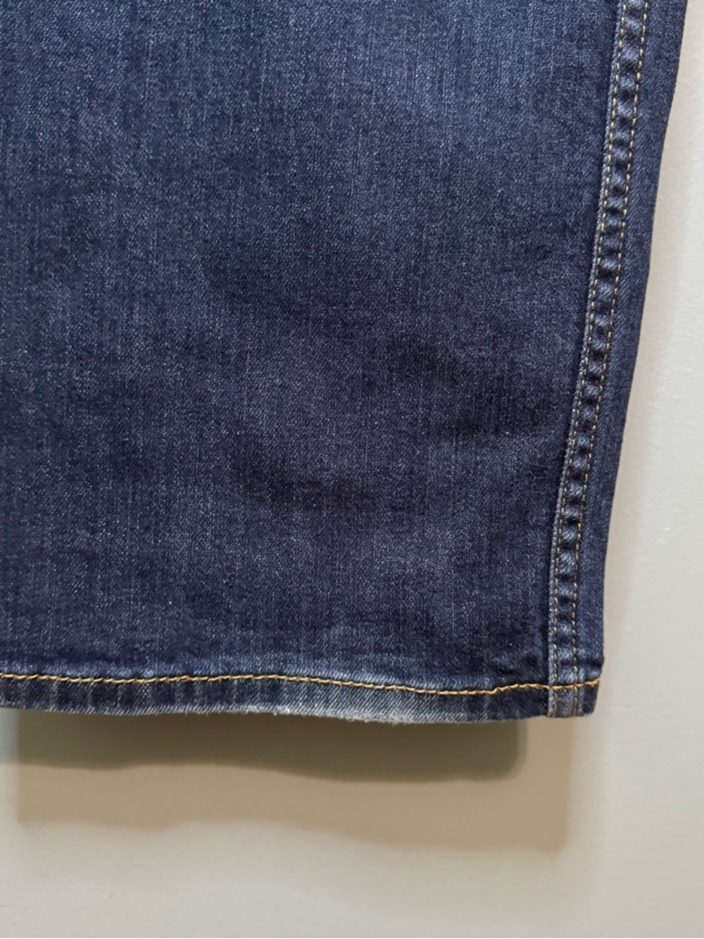 Levi's 513 Slim Straight Jeans in Dark Wash. Mens. 36x30 - Picture 9 of 10